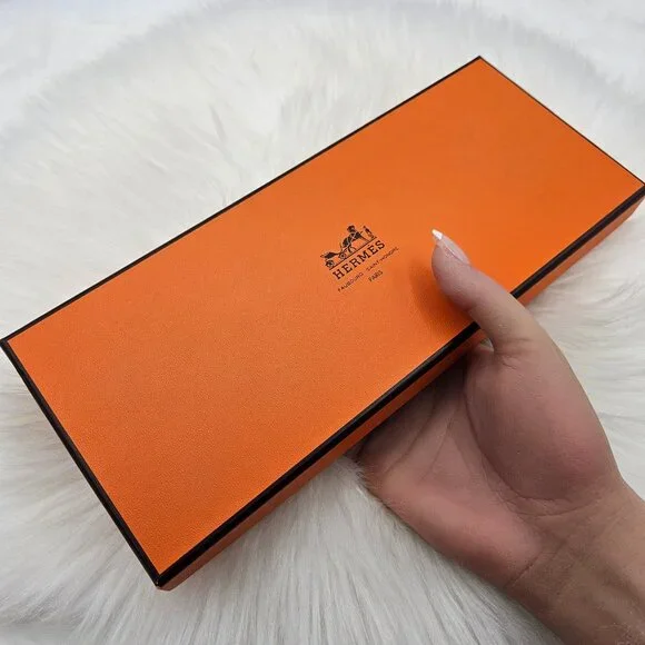 Authentic Hermès Gift Box (Empty) - Picture 1 of 8